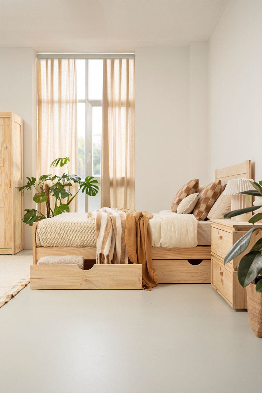 Imagen de ambiente 2 para:Cajones de madera maciza para cama